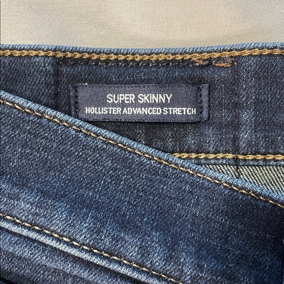 Hollister Like New Men’s Dark Wash Super Skinny Cutoff Denim Shorts Size 31 - Picture 3 of 8